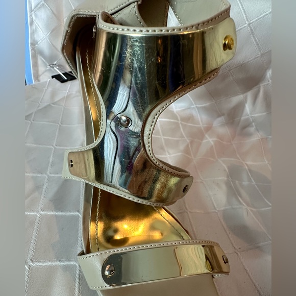 Aldo Beige Strappy Heels with Brass Accents, size 9 - Picture 3 of 16